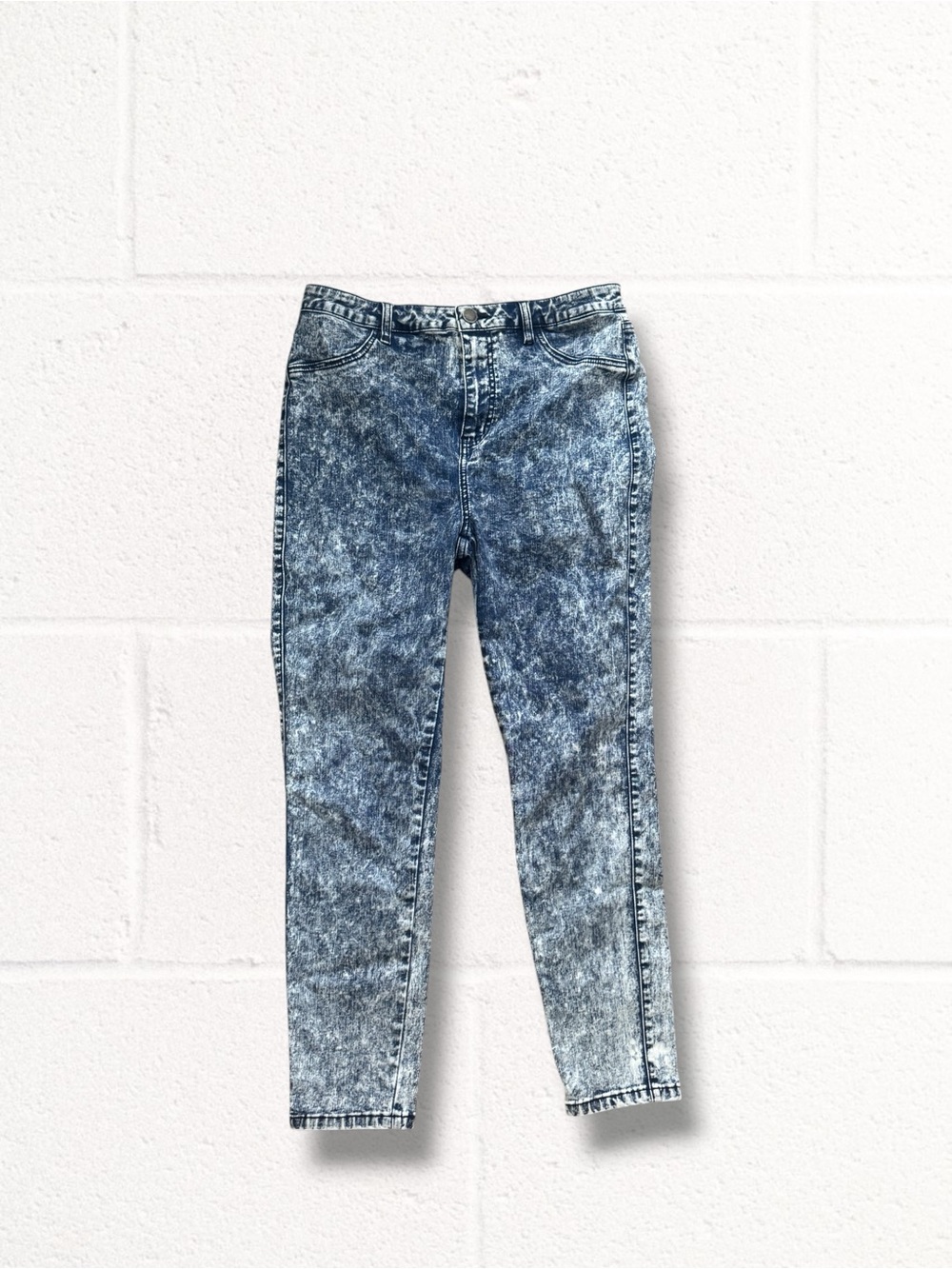 Almost Famous Acid-Wash Skinny Jeans, Large - Picture 2 of 7